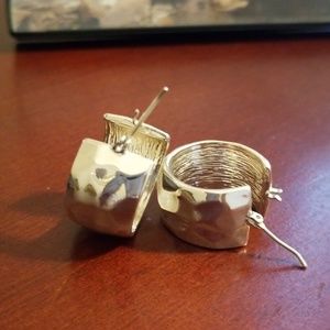 Beautiful hammered silver tone earrings